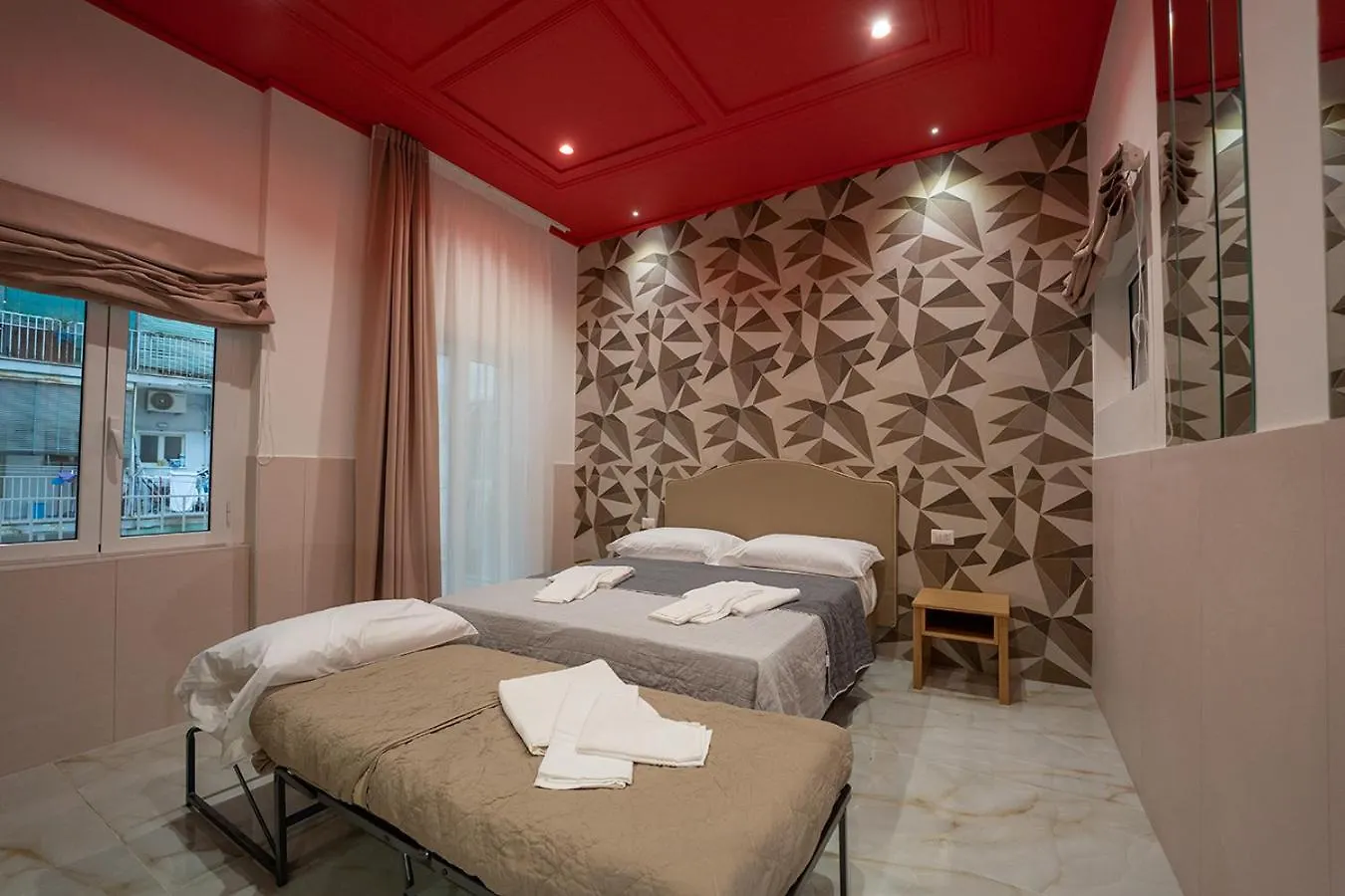 Affittacamere Hotel Hr Boutique Porto, Napoli Centro, By Clapa Group